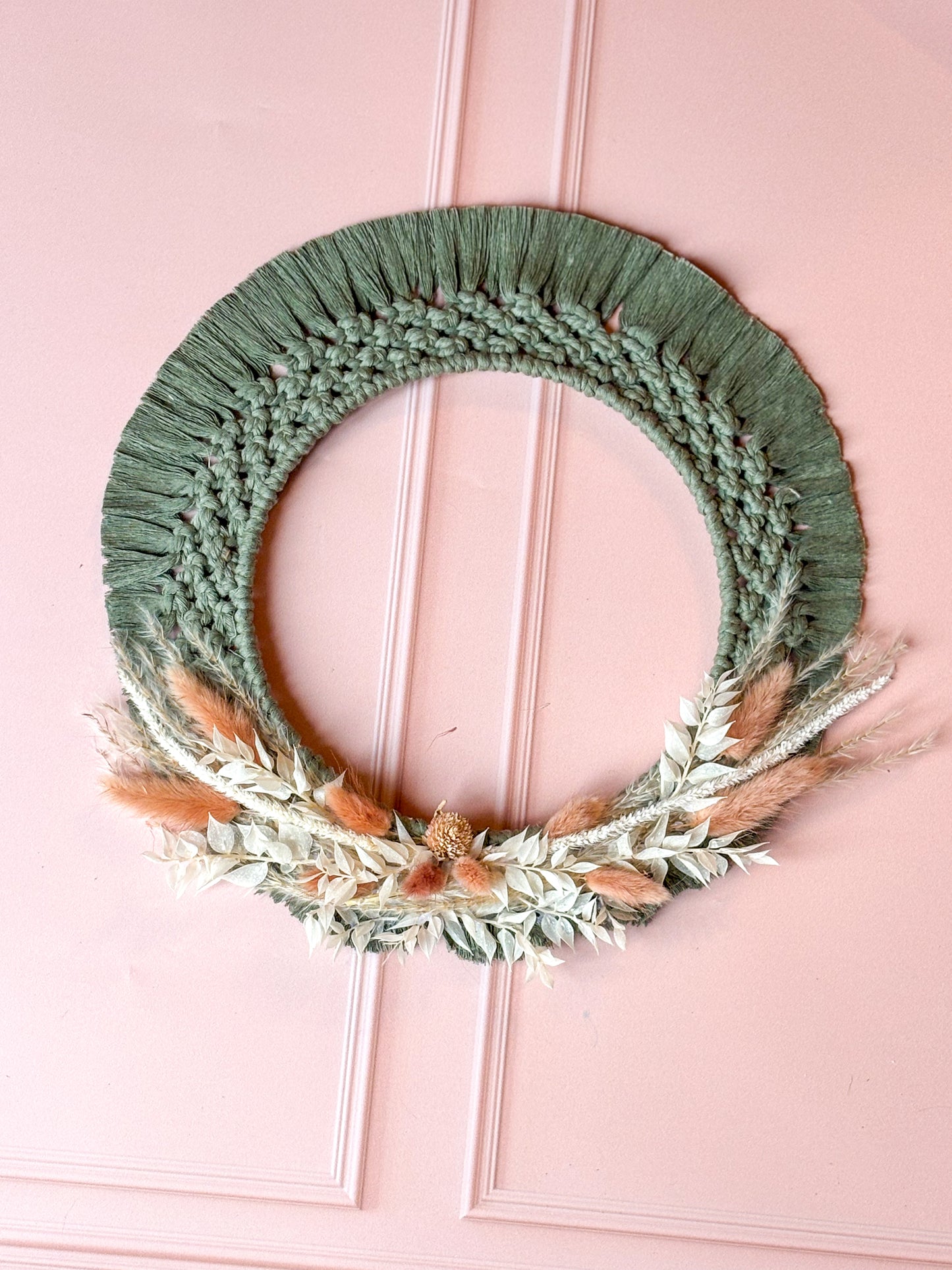 Décoration murale Macramé et fleurs séchées