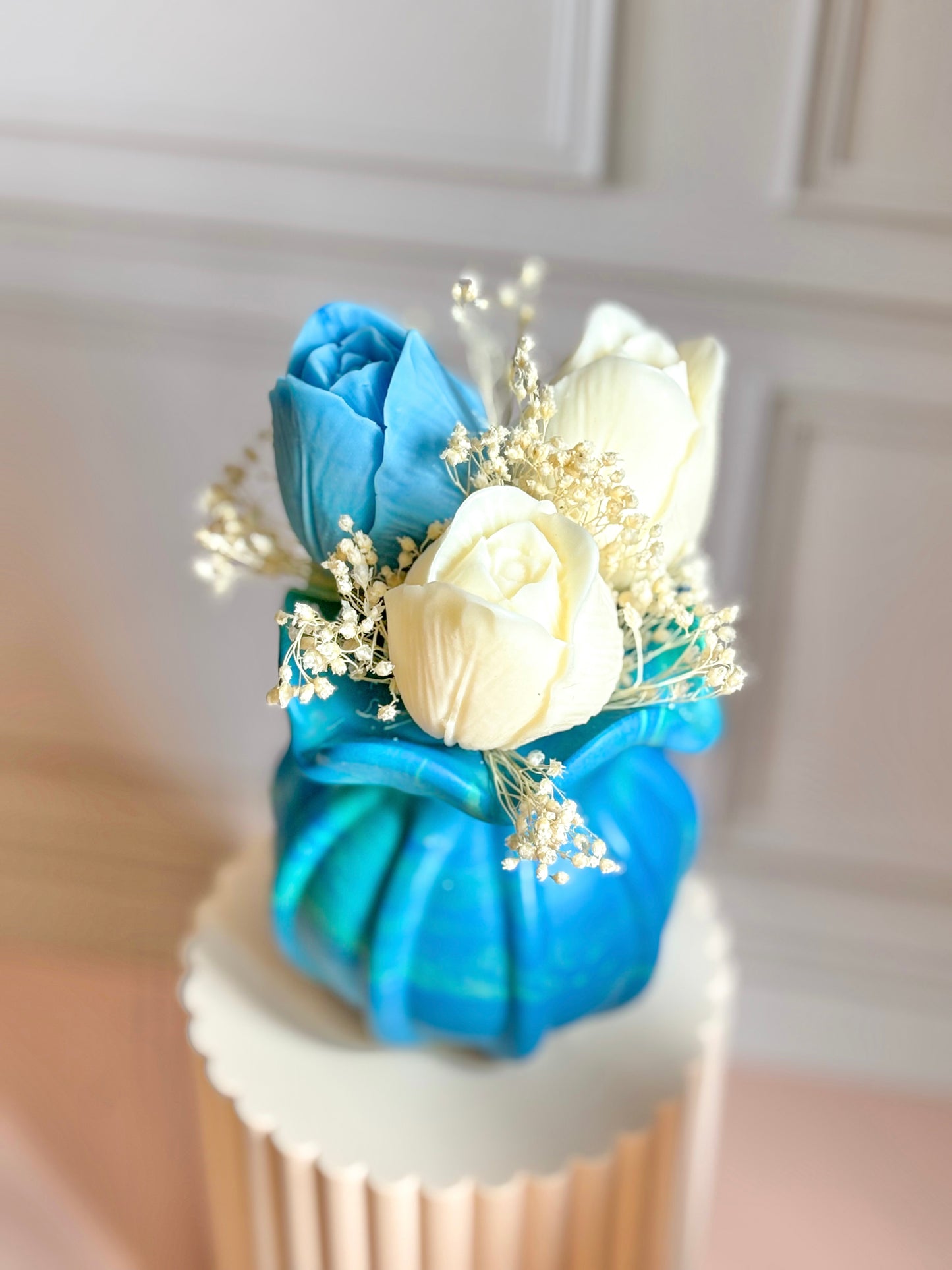 Vase en Jesmonite fait main avec fleurs parfumées – Cadeau original Fête des Mères