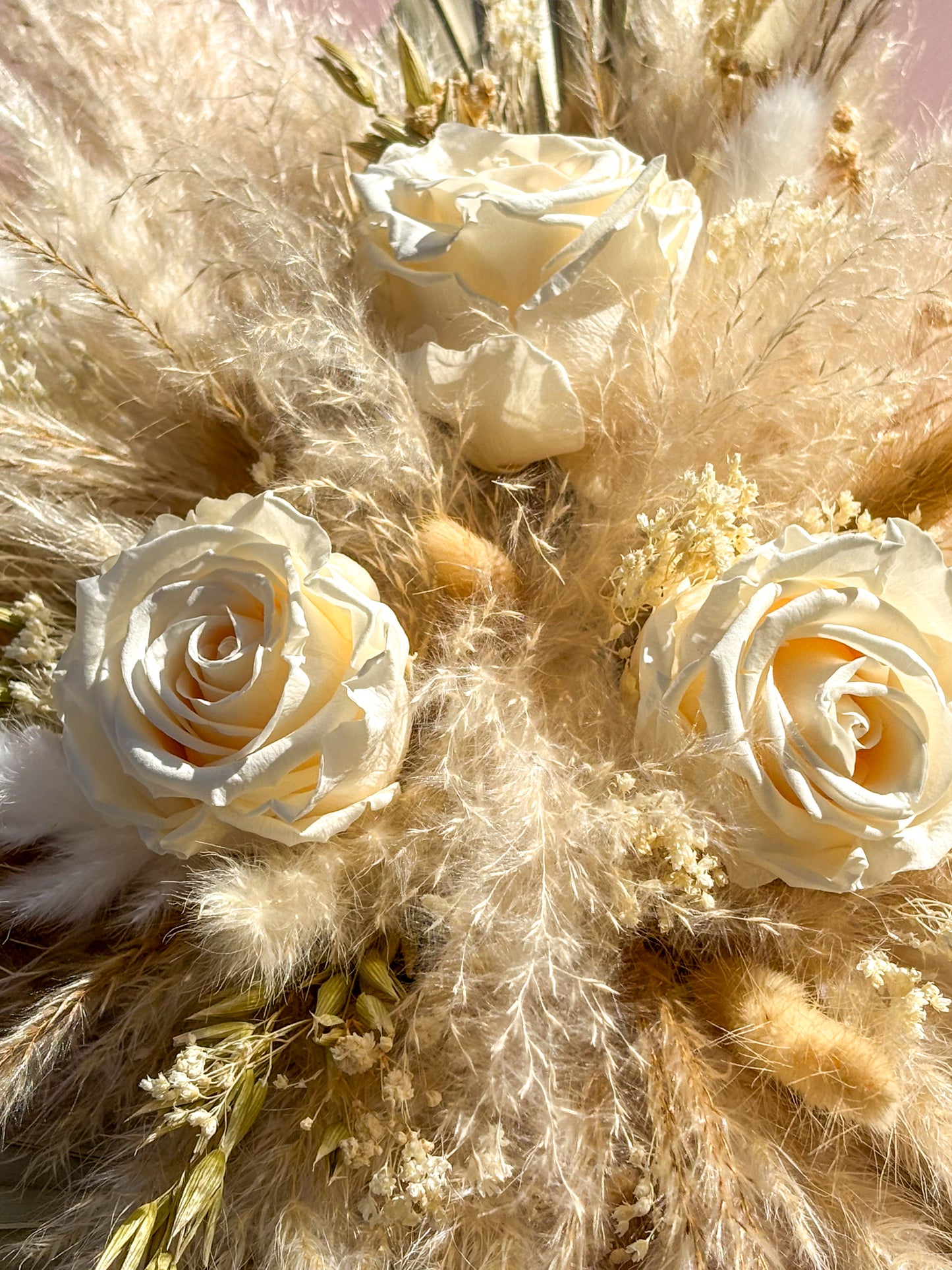 Décoration en Fleurs Séchées crème pour Voiture de Mariée