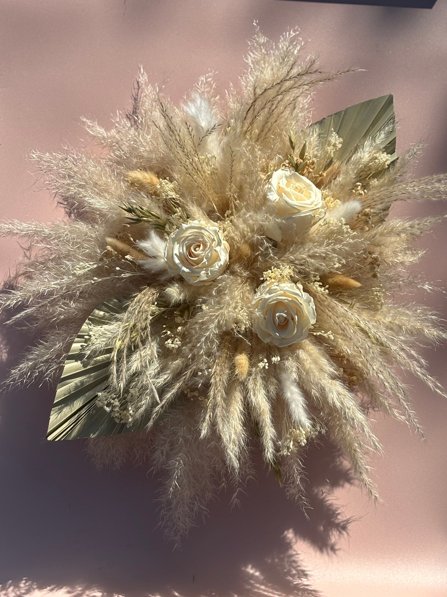 Décoration en Fleurs Séchées crème pour Voiture de Mariée