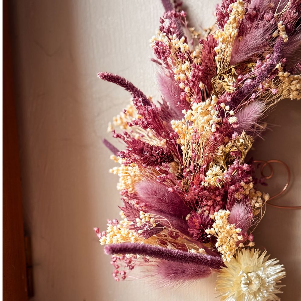 Couronne murale en fleurs séchées & fil d'or "Douceur Lilas" - Pièce Unique