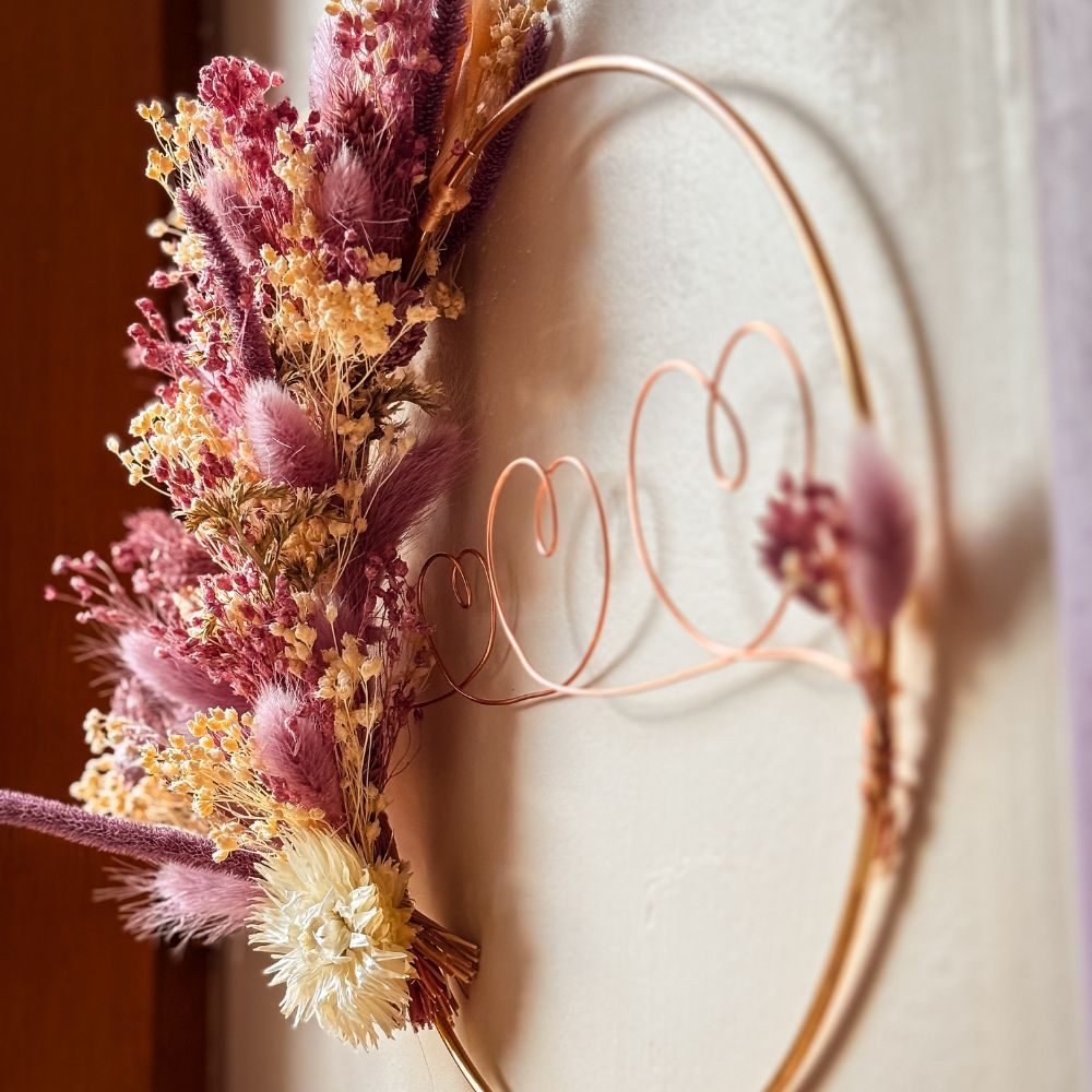 Couronne murale en fleurs séchées & fil d'or "Douceur Lilas" - Pièce Unique