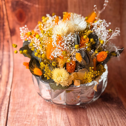Composition de fleurs séchées en pot citrouille - Automne lumineux