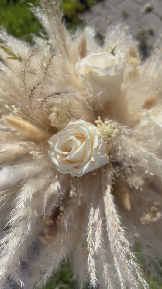 Décoration en Fleurs Séchées crème pour Voiture de Mariée
