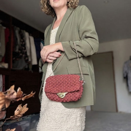 Sac Macramé Bordeaux & Fermoir Oiseau - Pièce unique